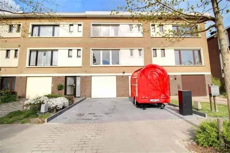 Huis Te Koop Aartselaar: Bel-étage met Garage en Tuin