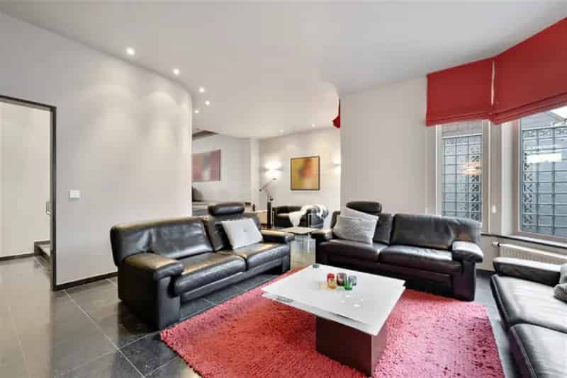 Handelspand met Luxe Woonst te Aalst