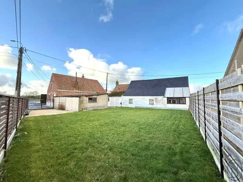 Te renoveren HOB met garage en tuin nabij Waregem