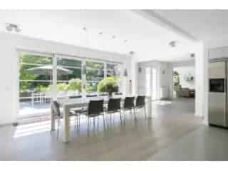 Villa te koop Ukkel - Ruime woning met zwembad en tuin