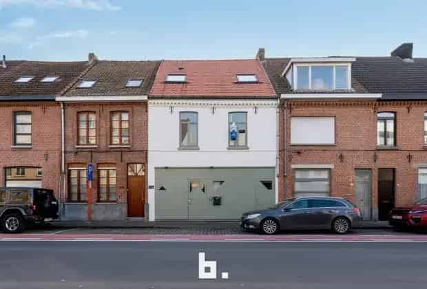 Villa met Loods te Damme