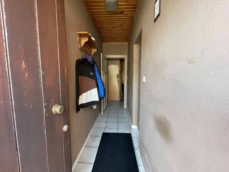 Te renoveren woning Moerbrugge grote tuin fietsuitweg