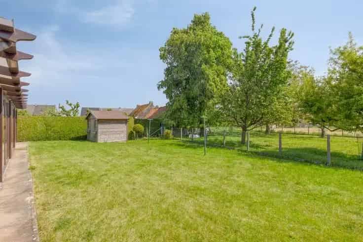 Bungalow Te Koop Stadsrand Ruime Tuin Veranda