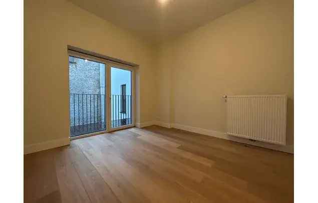 Huur 2 slaapkamer appartement van 109 m² in Schaerbeek - Schaarbeek