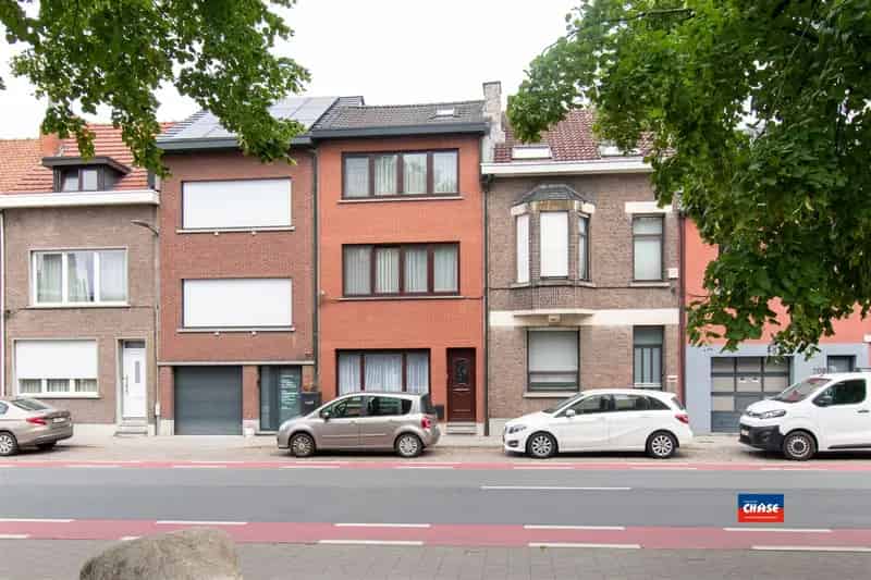 Gerenoveerde Rijwoning 4 5 Slaapkamers Grote Tuin