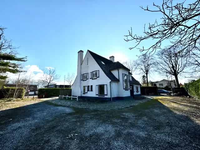 Villa te Koop Sint-Kruis: Wonen en Werken Combineren