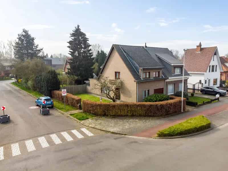Woning nabij centrum Wijnegem