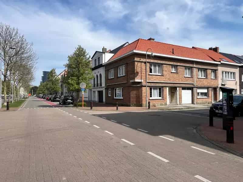 Gezamenlijke verkoop twee huizen