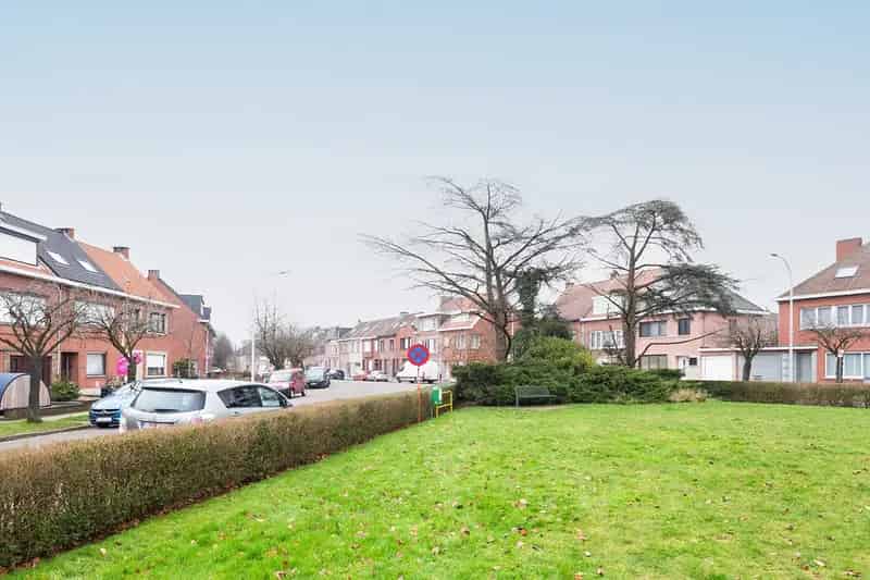 Huis te koop: 5 slaapkamers, garage, tuin - Kindvriendelijke buurt