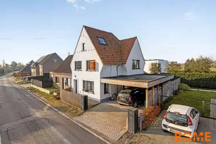 Huis Te Koop Landelijke Stijl Veel Comfort 3 slaapkamers