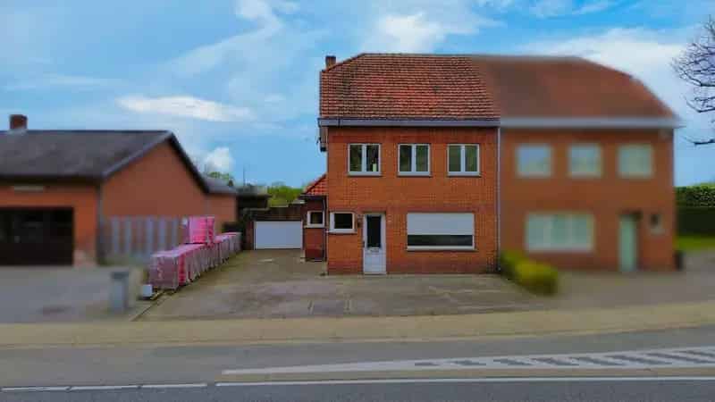 Te renoveren woning met potentieel