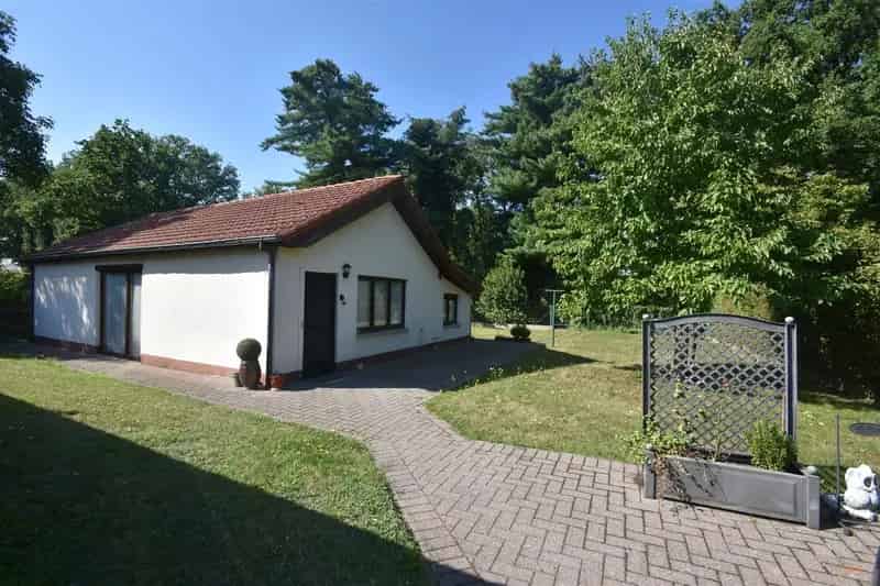 Huis te koop in Lillo - Instapklaar met ruime tuin