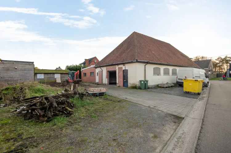 Polyvalent handelshuis met ruime commerciële mogelijkheden