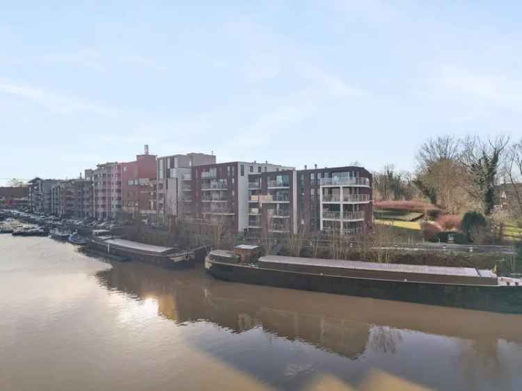 Te koop penthouse met 3 slaapkamers, 2 terrassen en garage