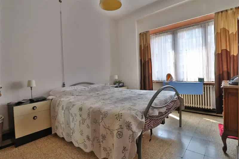 Appartement te huur te renoveren 2 slaapkamers terras