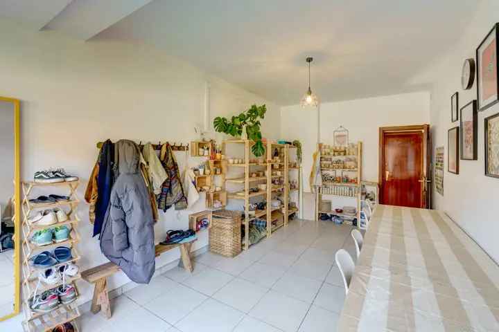 Woning met Handelsruimte en 4 Slaapkamers Rotselaar