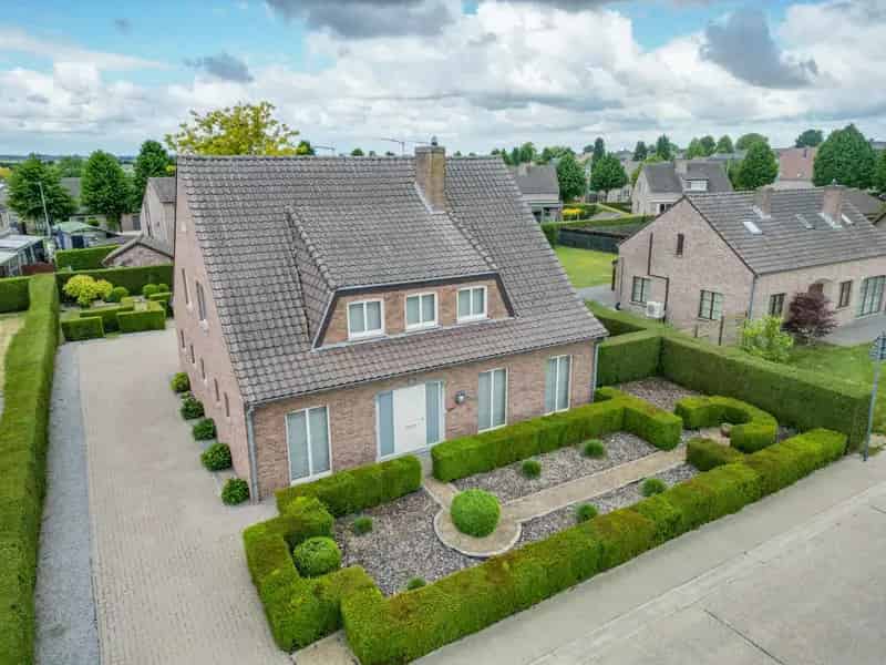 Ruime Instapklare Woning in Koninksem met 4 slaapkamers