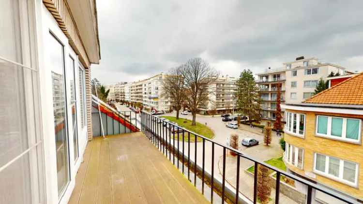 Appartement te huur in Woluwe-Saint-Lambert met 1 slaapkamer en balkon