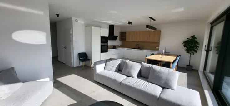 Appartement te Koop 99m² 2 slaapkamers Nabij Scholen en Winkels