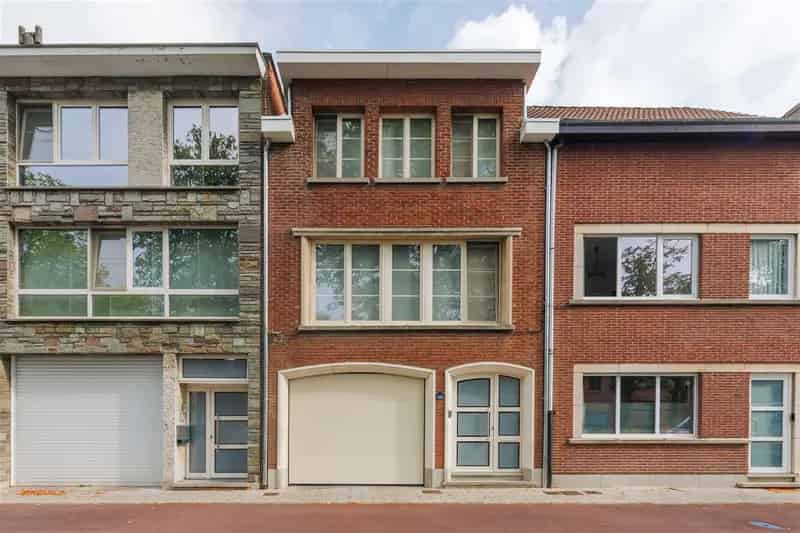 Huis te koop Schoten: Grote garage atelier 167m2 3 slaapkamers