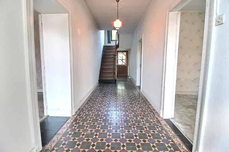 Te renoveren huis Vogelstang 3 slaapkamers atelier 534m2 perceel
