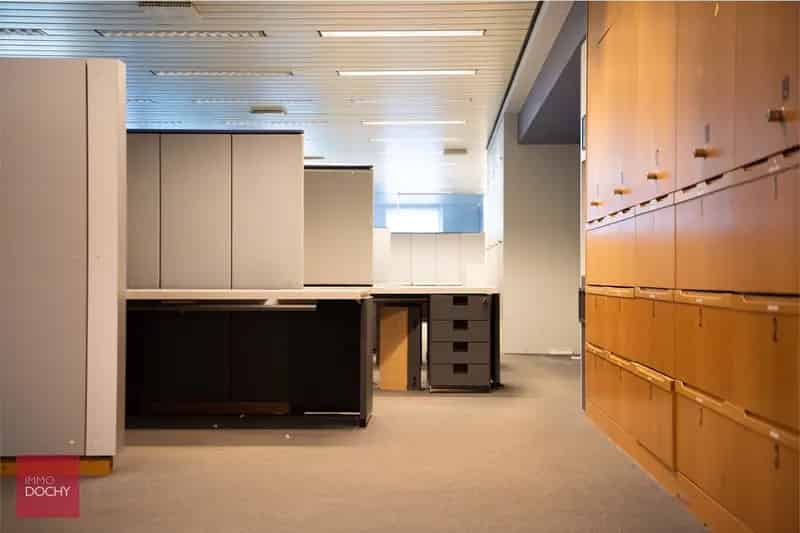 Commercieel Gebouw Stationsstraat Parking Uitweg