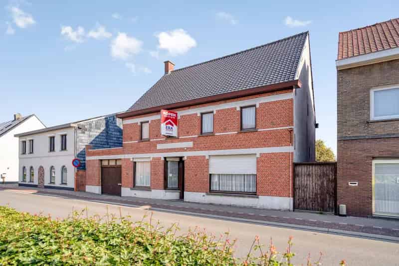 Huis te koop Zulte: Woning met handelspand te renoveren