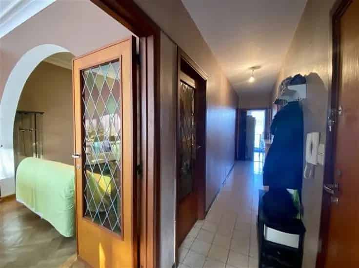 Appartement Te Koop Pagodes 2 Slaapkamers Te Renoveren