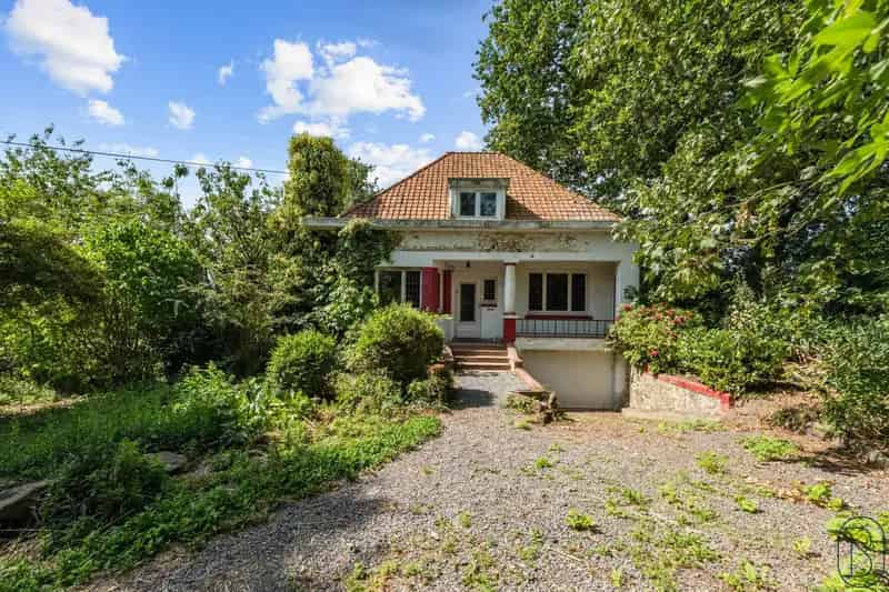 Te renoveren villa met panoramisch zicht
