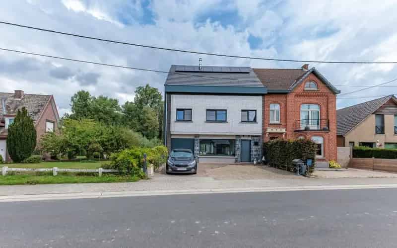 Ruime woning 9a 54ca groene omgeving