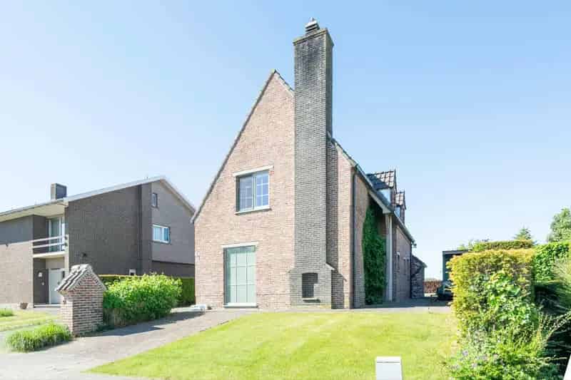 Huis te huur: Gerenoveerde woning met tuin en garage