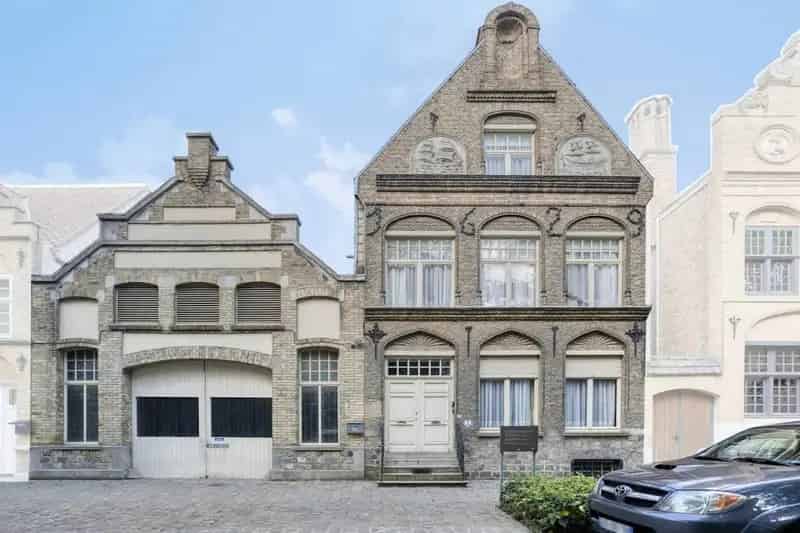 Huis te koop Ieper Historisch herenhuis met atelier 150m2