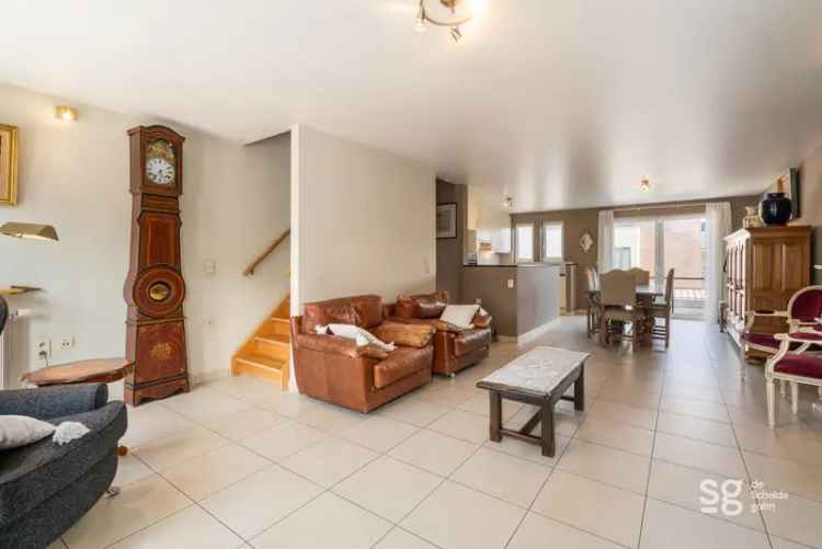 Huis te koop in Eke: Instapklare woning met garage