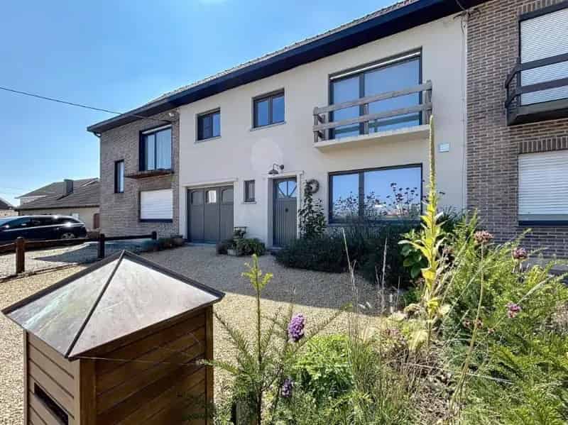 Huis te koop 852m² 3 slaapkamers garage tuin