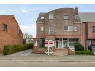 Duplex Waarloos - Opbrengsteigendom met Commercieel Gelijkvloers en Appartementen