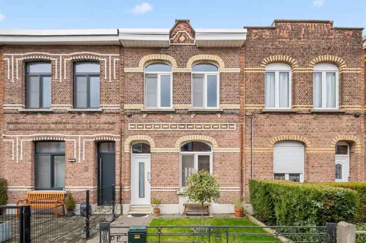 Huur huis in Antwerpen-Berchem met gemeubelde stadswoning en tuin