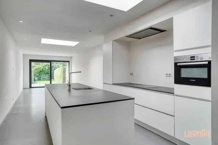 Huis Te Koop Mechelen Zuid: Gerenoveerde Stadswoning met Tuin