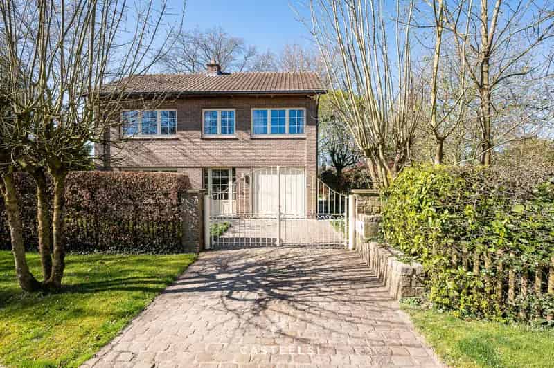 Huis te koop Drongen: 4 slaapkamers, 2 bouwloten, investering