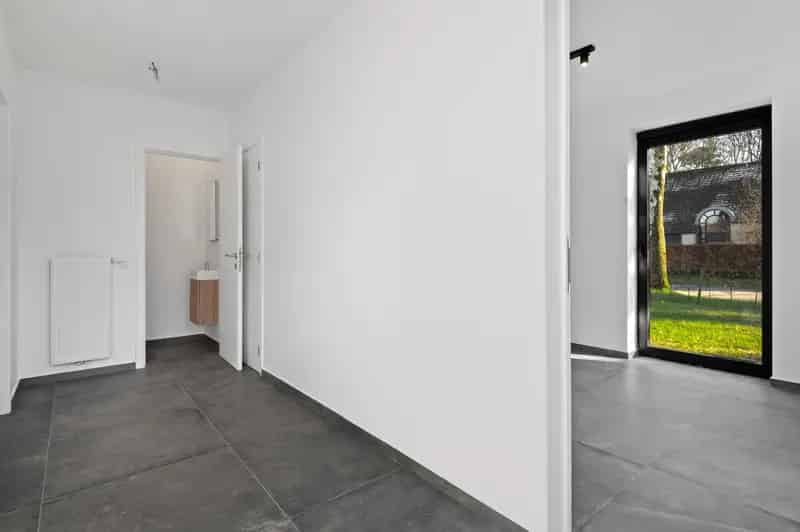 Halfopen nieuwbouwwoning 4 5 slaapkamers grote tuin Kapellen