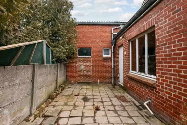 Huis Te Renoveren Tamines Garage Tuin Projectontwikkeling