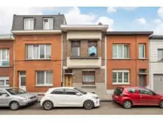 Huis te koop Deurne - renovatieproject met 5 slaapkamers