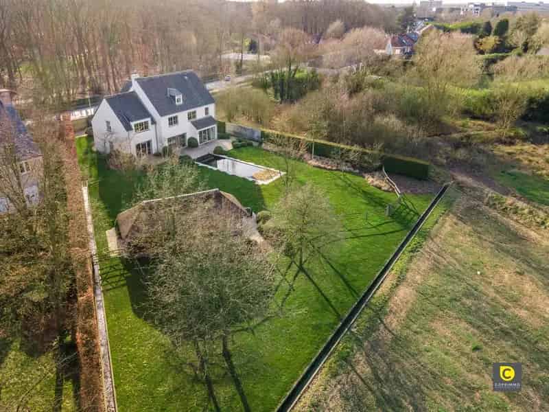 Luxe Villa te Koop - Ruime woning met zwemvijver en prachtige tuin