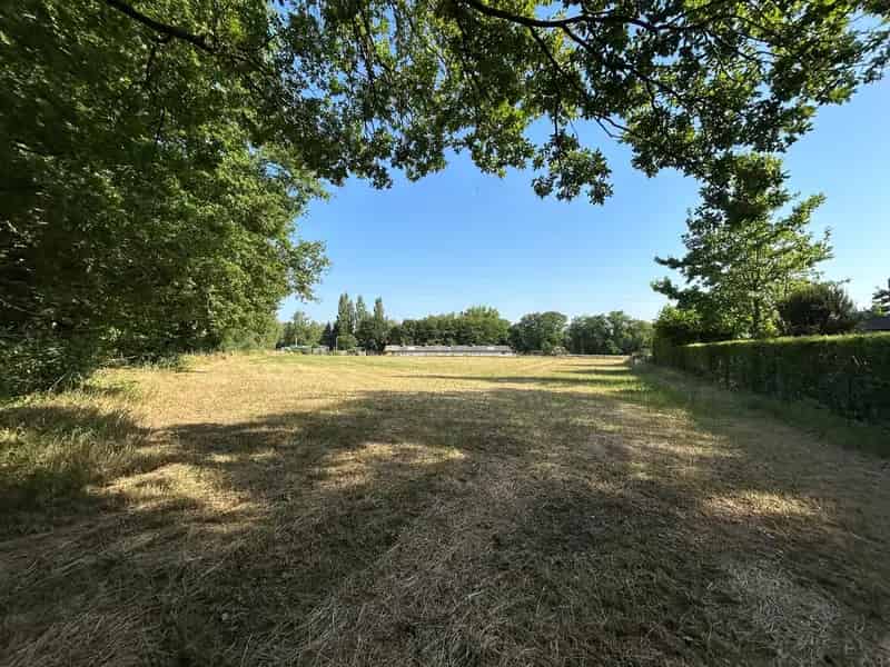 Bouwgrond met Weide te Huur: Rust, Ruimte en Groen