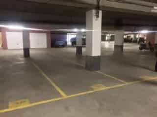 Parking te Huur Sint-Lambrechts-Woluwe - Beveiligd en Overdekt