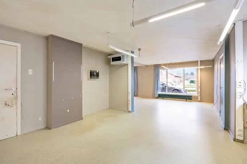 Te renoveren woning met handelsruimte Hechtel-Eksel