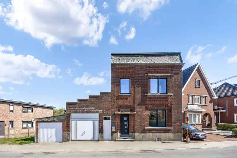 Huis te huur Val-Meer: HOB met 2 garages en 3 slaapkamers