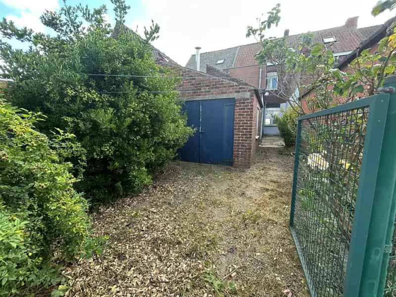 Huis te huur: 2 slaapkamers, garage, tuin renovatieproject