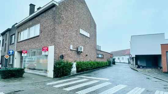 Te koop gelijkvloers appartement in Geluwe met veel mogelijkheden