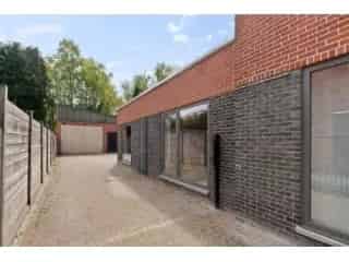 Huis te Koop Stekene - Halfopen Bebouwing met Magazijn en Bos