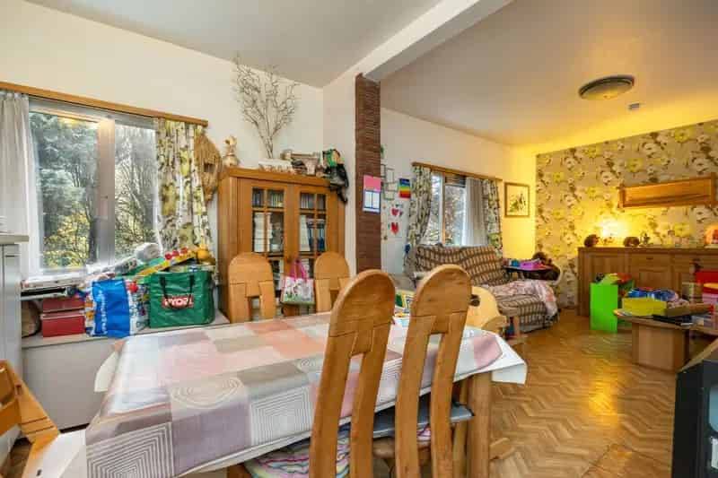 Te renoveren gezinswoning met garage Wilrijk